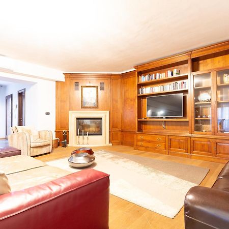 Villa Adige Luxury - M&M Holiday House بيرودجا المظهر الخارجي الصورة