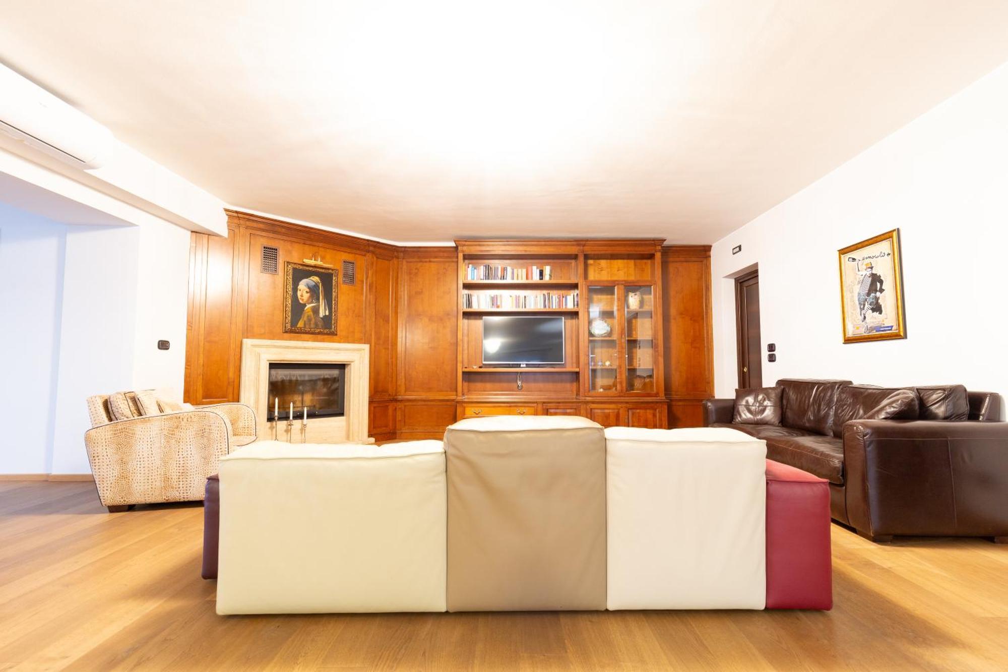 Villa Adige Luxury - M&M Holiday House بيرودجا المظهر الخارجي الصورة