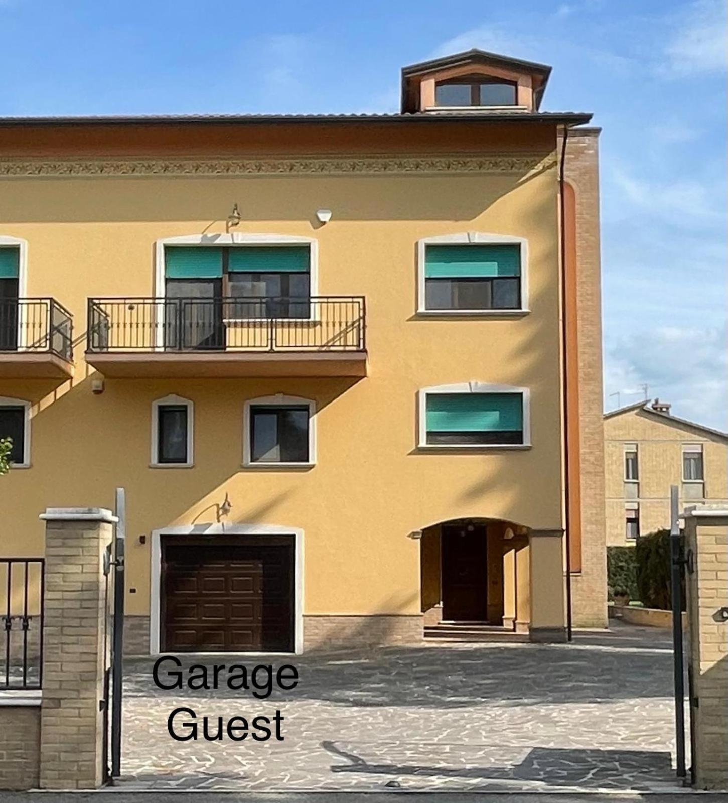 Villa Adige Luxury - M&M Holiday House بيرودجا المظهر الخارجي الصورة